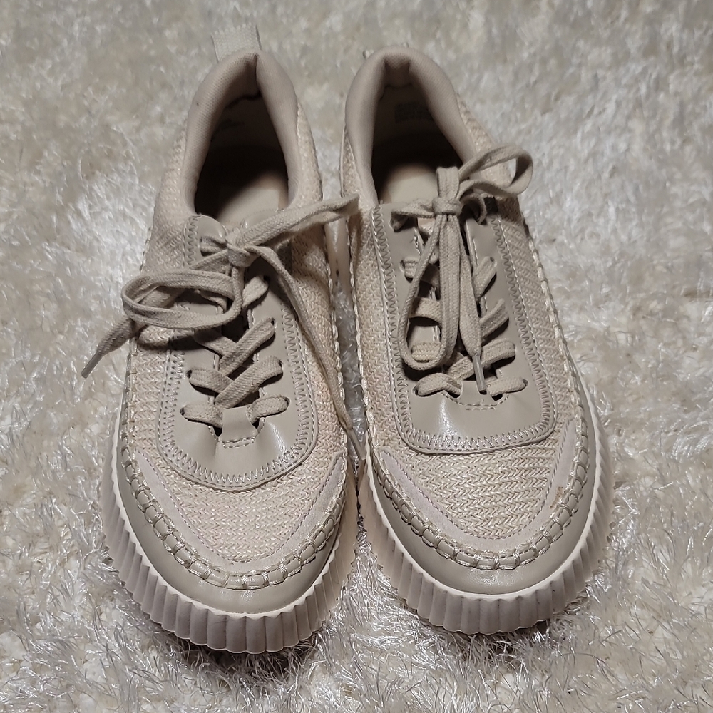 Dolce Vita Cream Lace-Up Platform Sneakers